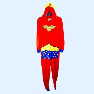 Wonder Woman girl's soft cozy sleeper VGUC  L 12/14